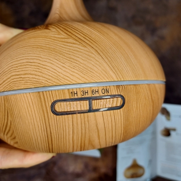 Pure Daily Care Aromatherapy Diffuser Woodgrain LED Light with 10 Essential Oils - Picture 8 of 13